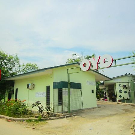 Oyo 1596 Taman Homestay Syariah Dumai Kültér fotó