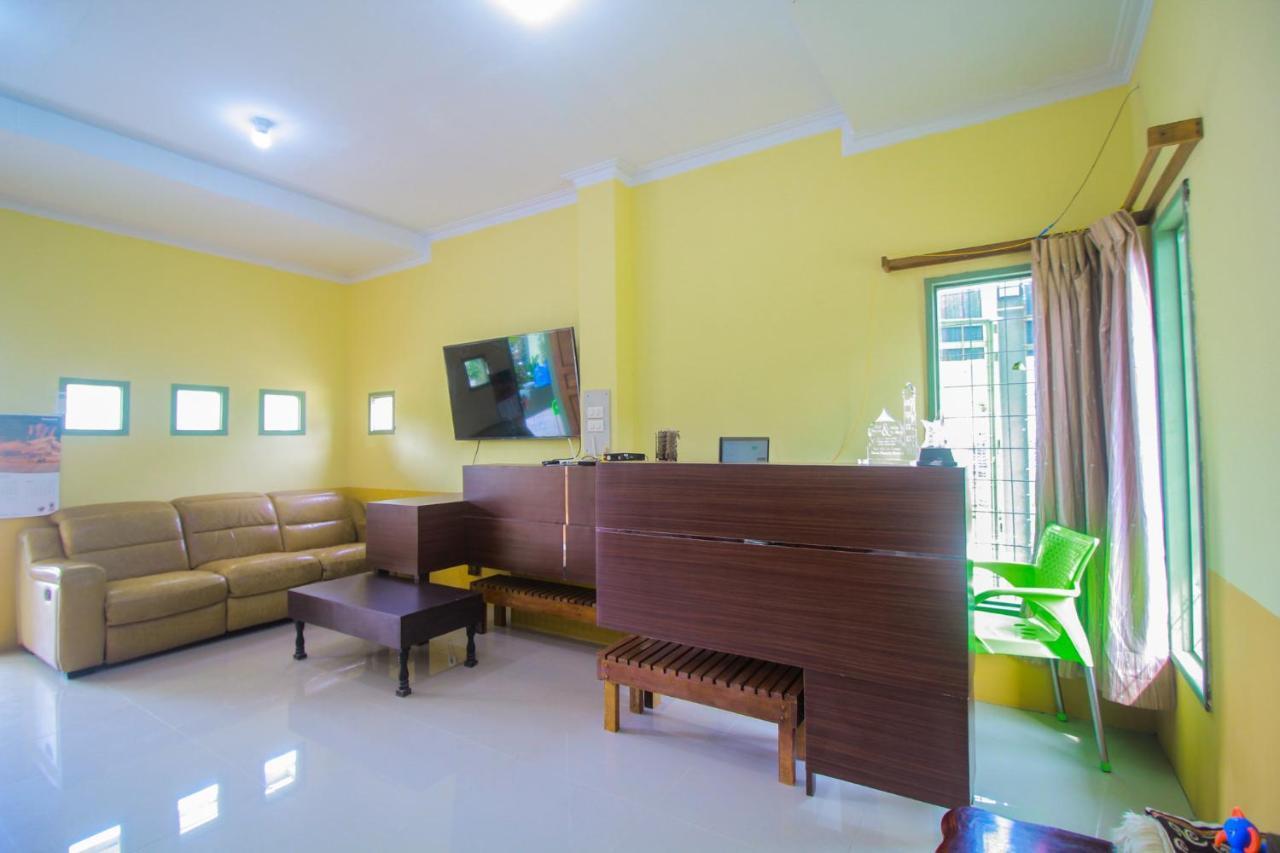 Oyo 1596 Taman Homestay Syariah Dumai Kültér fotó