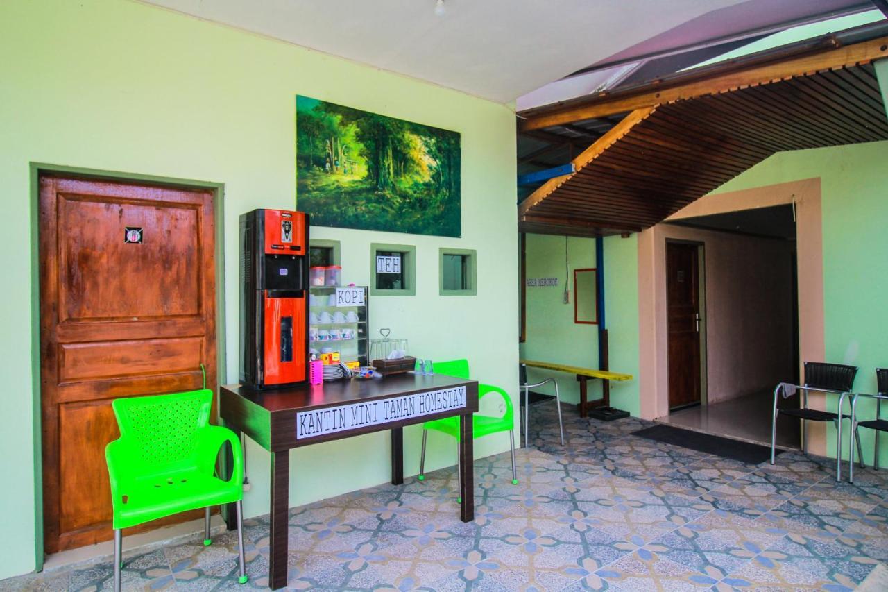Oyo 1596 Taman Homestay Syariah Dumai Kültér fotó